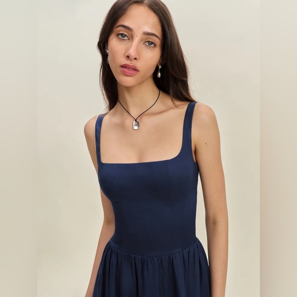 Reformation Janu Linen Dress In Danube, brand new, never worn, no flaws. - Picture 2 of 16